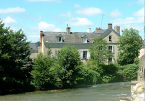 Hotels in Montfort-Le-Gesnois